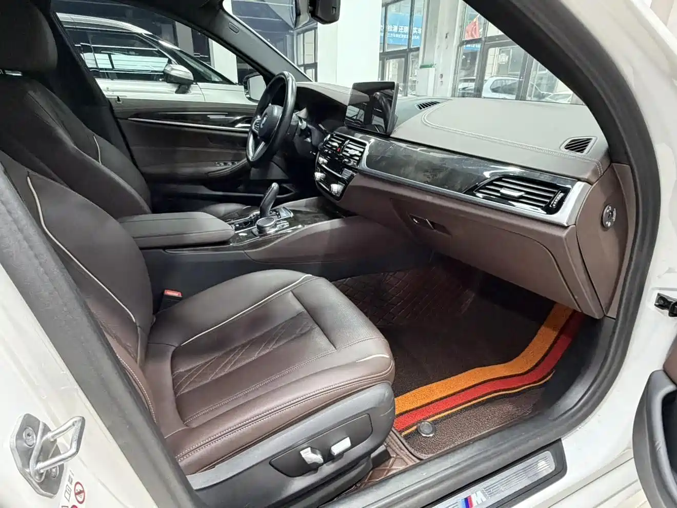 BMW 5 Series 2022 Model Second Facelift 525Li M Sport Package фото 11