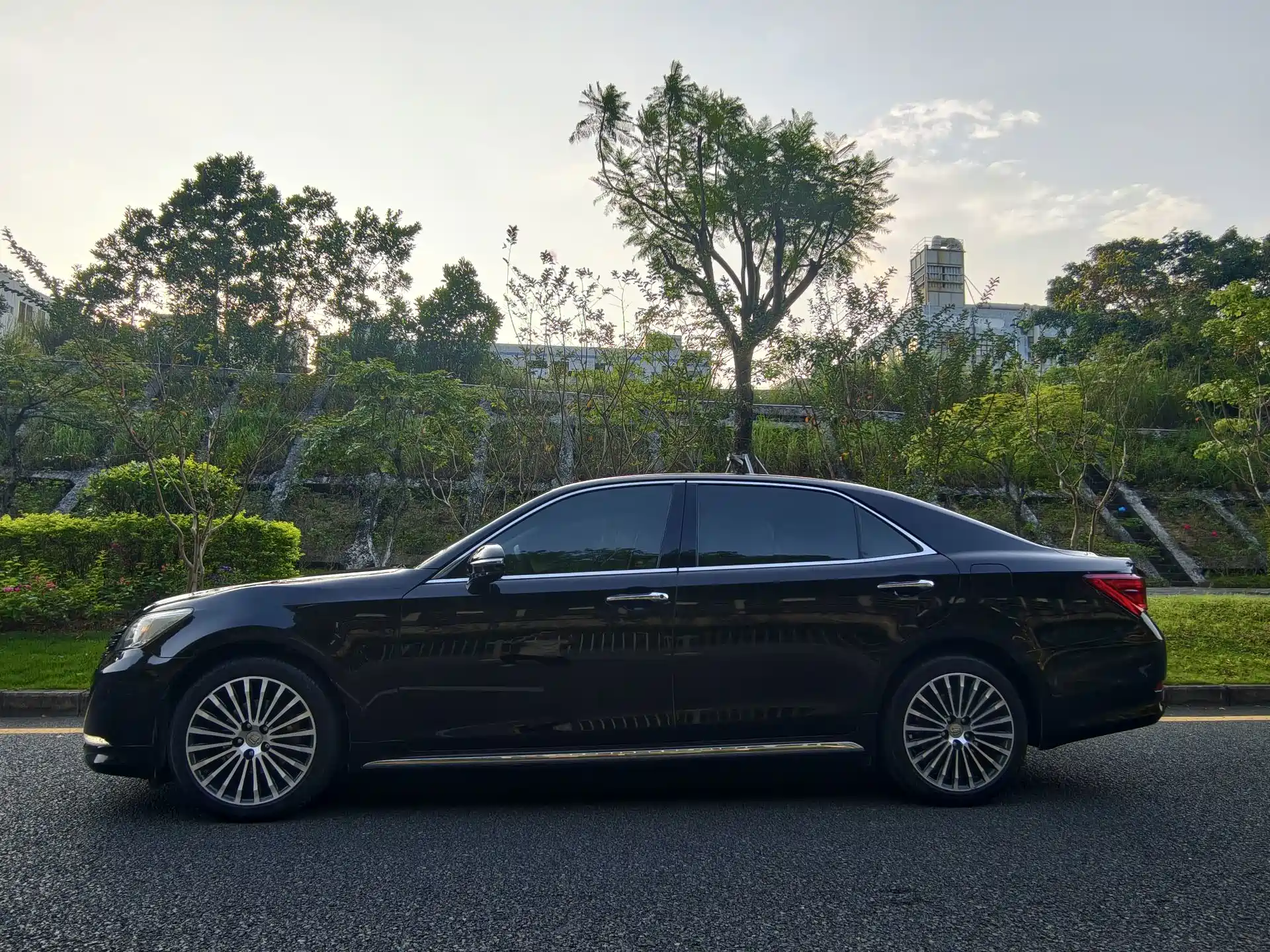 صورة 5 - Toyota Crown