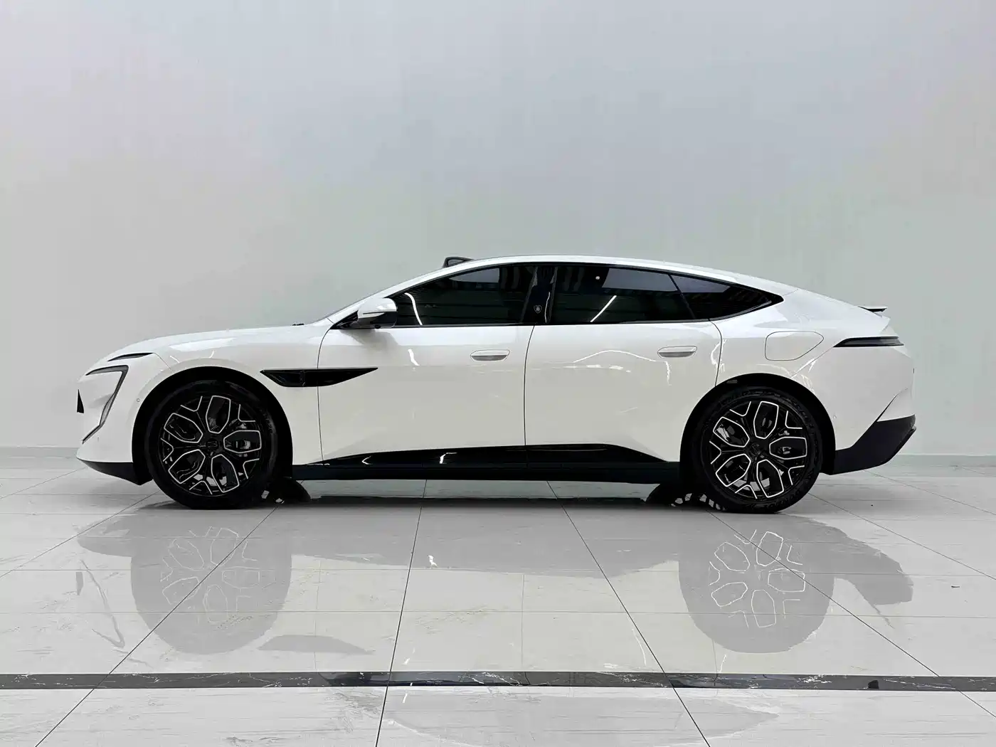 2026 Avatr 12
