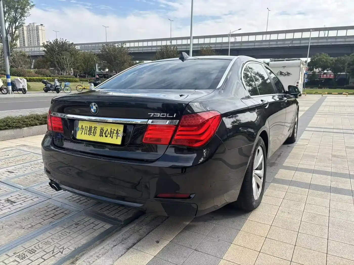 BMW 7 Series 2011 730Li Elegance фото 3