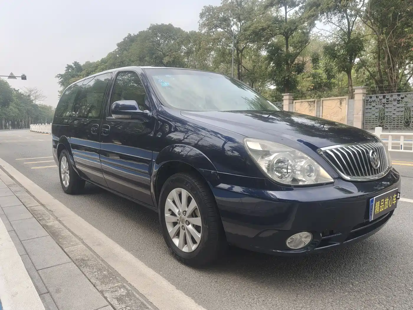 Buick GL8 2014 2.4L Classic Edition фото 2