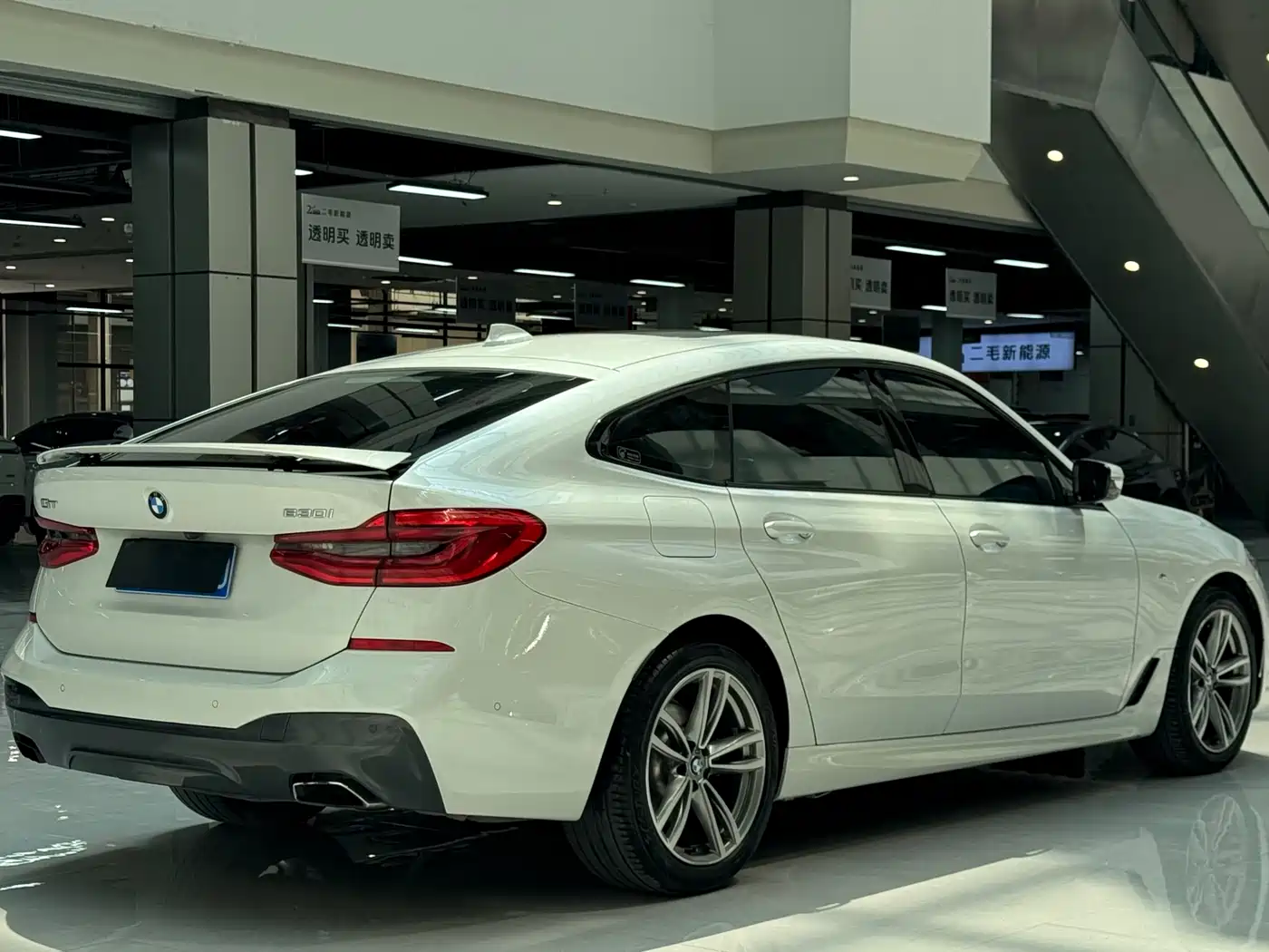 BMW 6 Series GT 2019 630i M Sport Package фото 4
