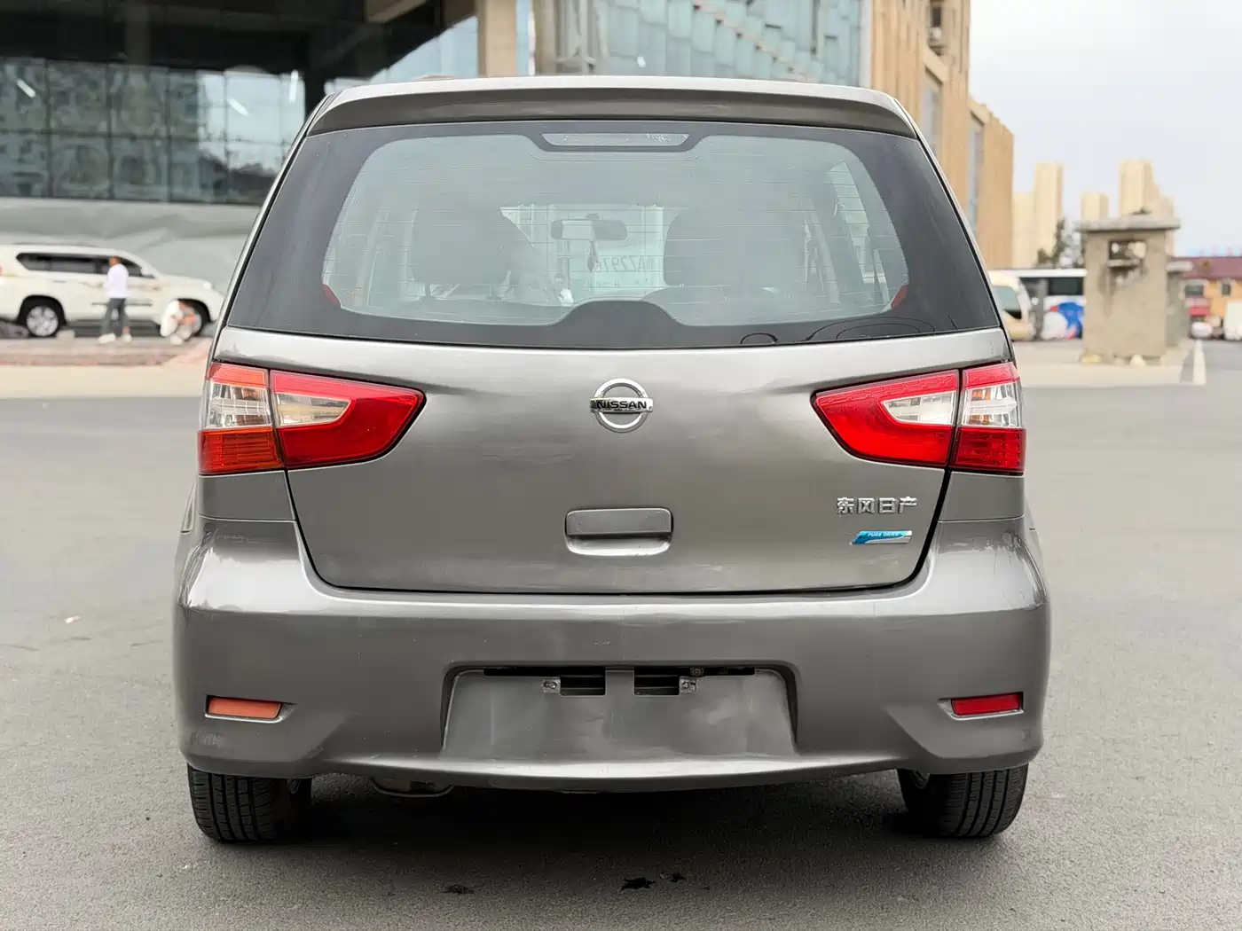 Nissan Livina 2015 2015 1.6XE Manual Comfort Edition