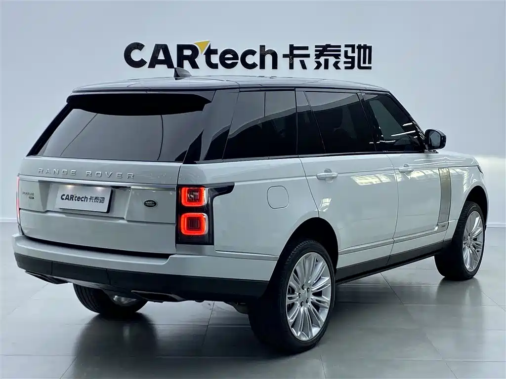Land Rover Range Rover 2022 3.0 L6 400PS Heritage Extended Classic Edition фото 3