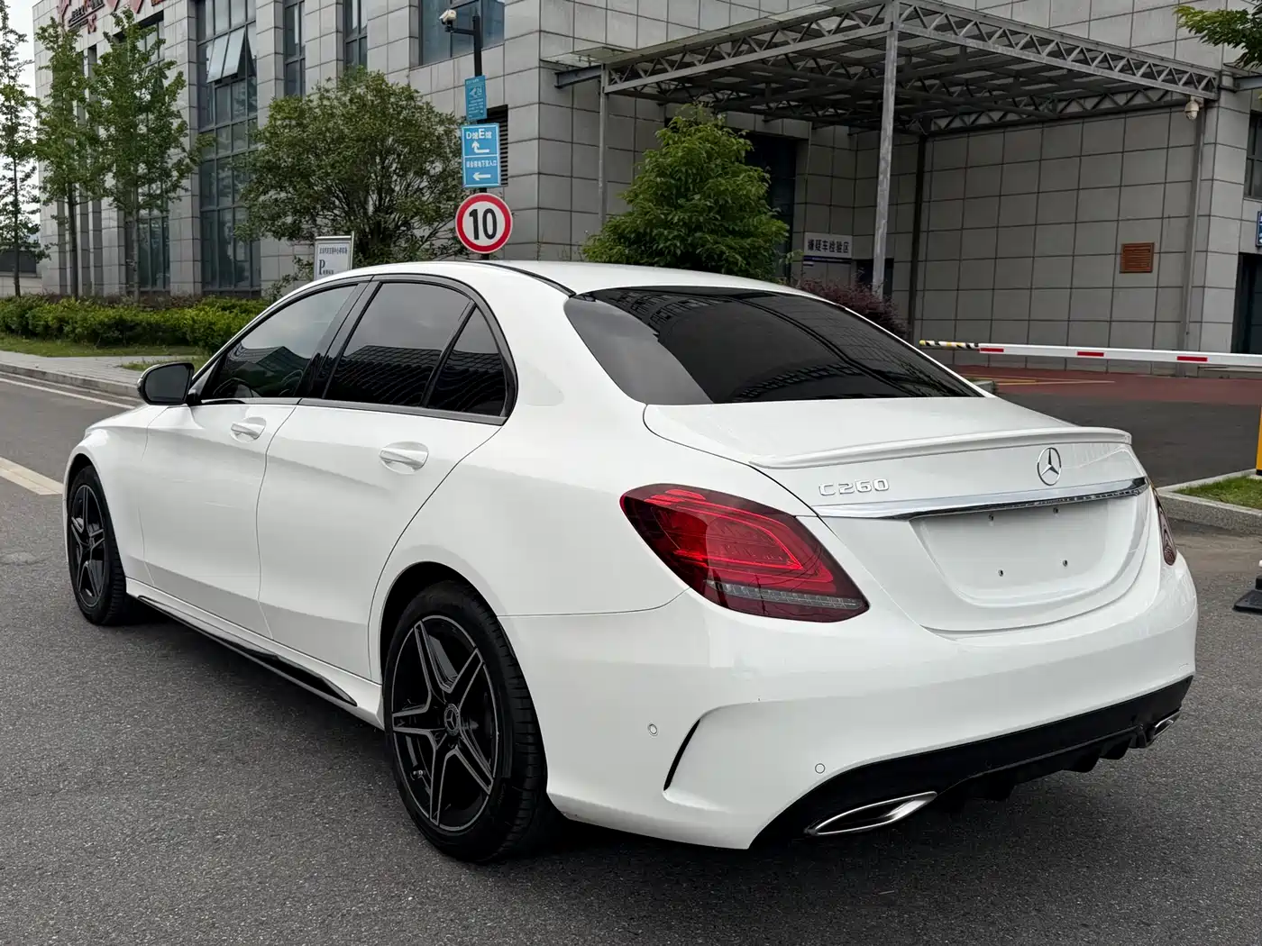 Mercedes-Benz C-Class 2021 C 260 Starry Exclusive Edition фото 17