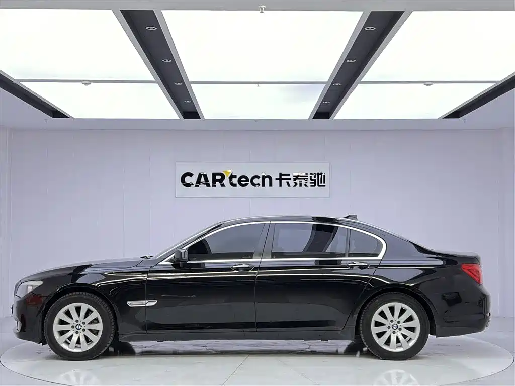 BMW 7 Series 2009 Model 740Li Leading Edition фото 8