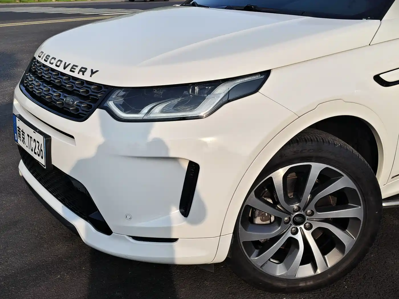 Land Rover Discovery Sport 2022 Model 249PS R-Dynamic S Performance Edition 5-Seater фото 2