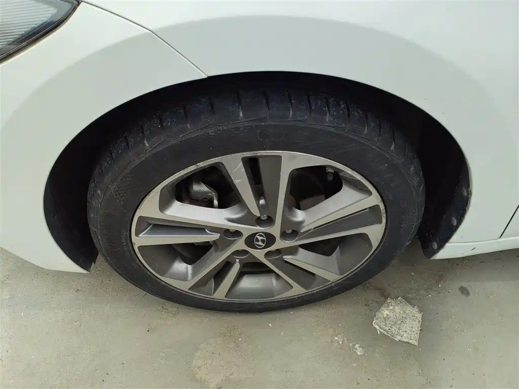 Hyundai Elantra 2016 Model 1.6L Automatic Smart Elite фото 25