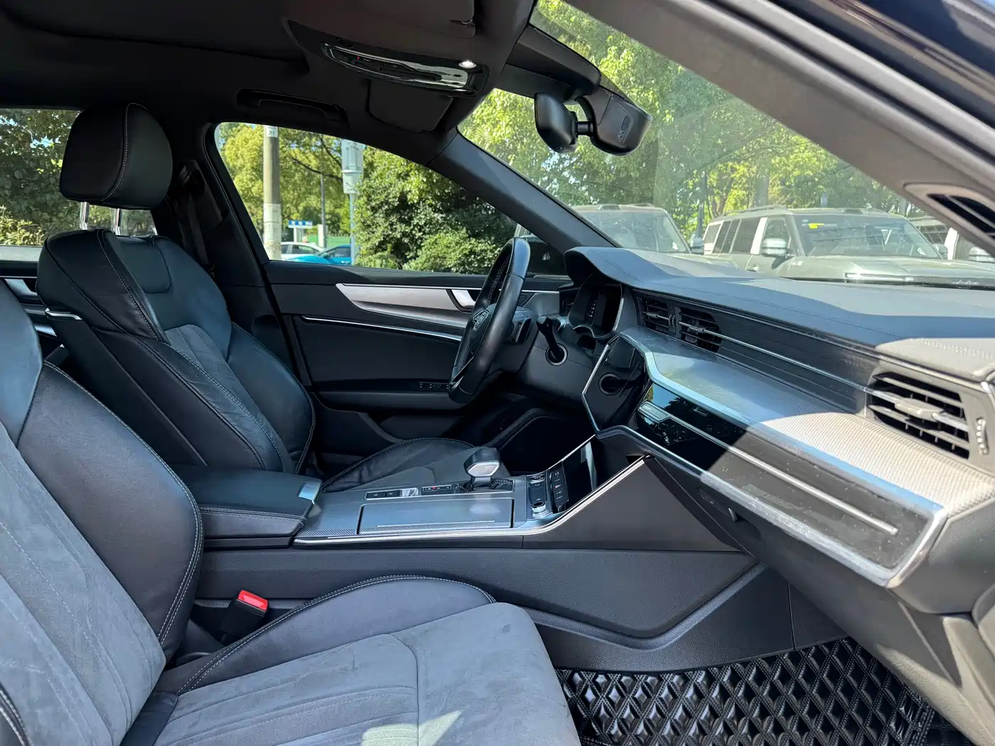 Audi A6L 2022 40 TFSI Luxury Dynamic фото 19