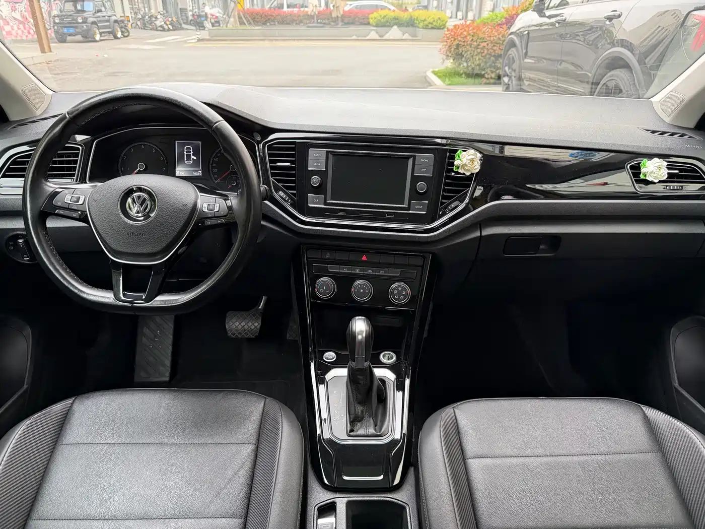 Volkswagen T-ROC 2018 280TSI DSG 2WD Comfort (China V) фото 7