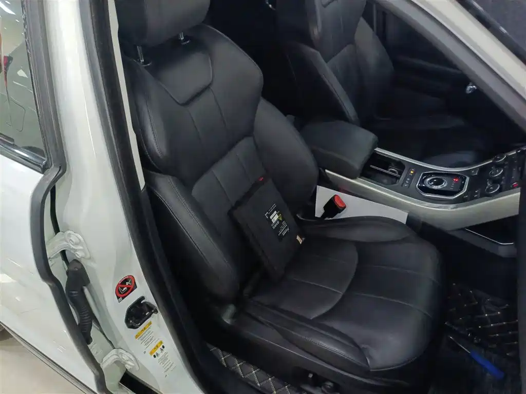 Land Rover Range Rover Evoque 2018 240PS SE Smart Edition фото 4