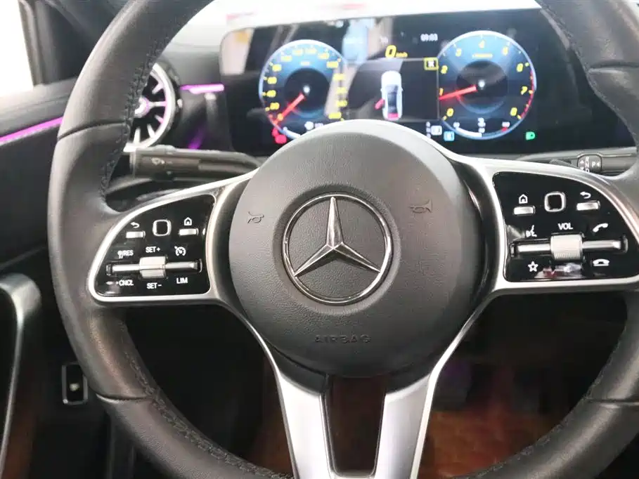 Mercedes-Benz A-Class 2022 A 200 L Sport Sedan Dynamic фото 6