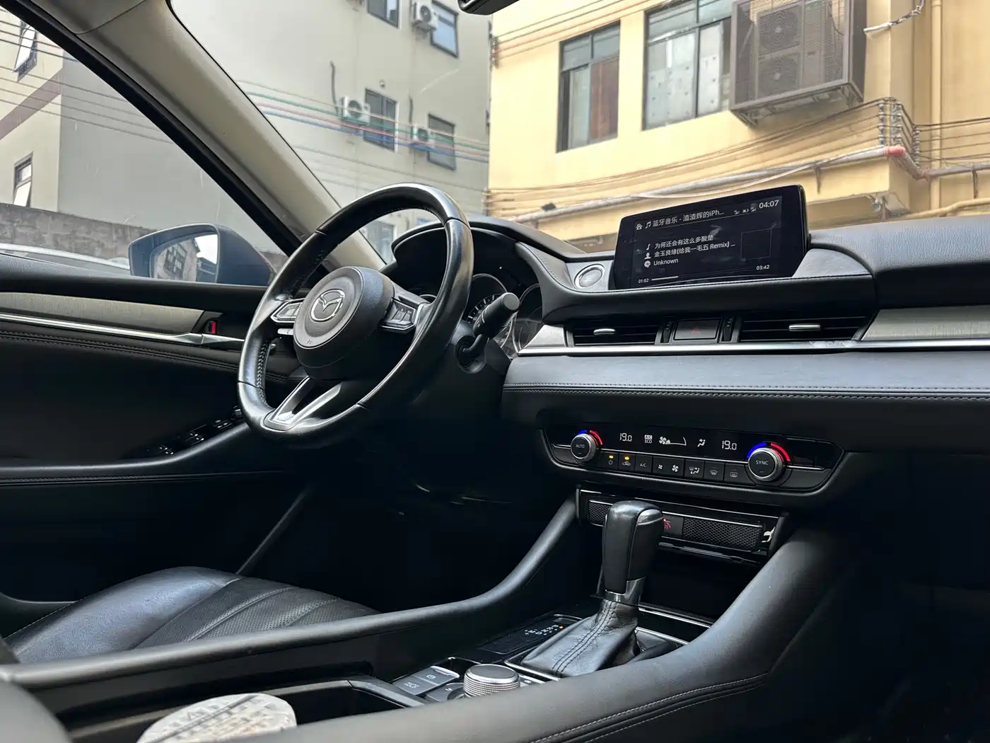 Mazda Atenza 2020 2.0L Skyactiv Luxury фото 9
