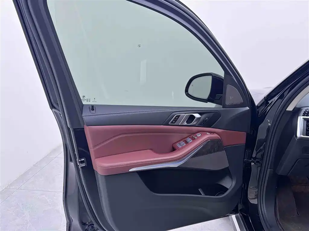 BMW X5 2023 xDrive 30Li M Sport Package фото 17
