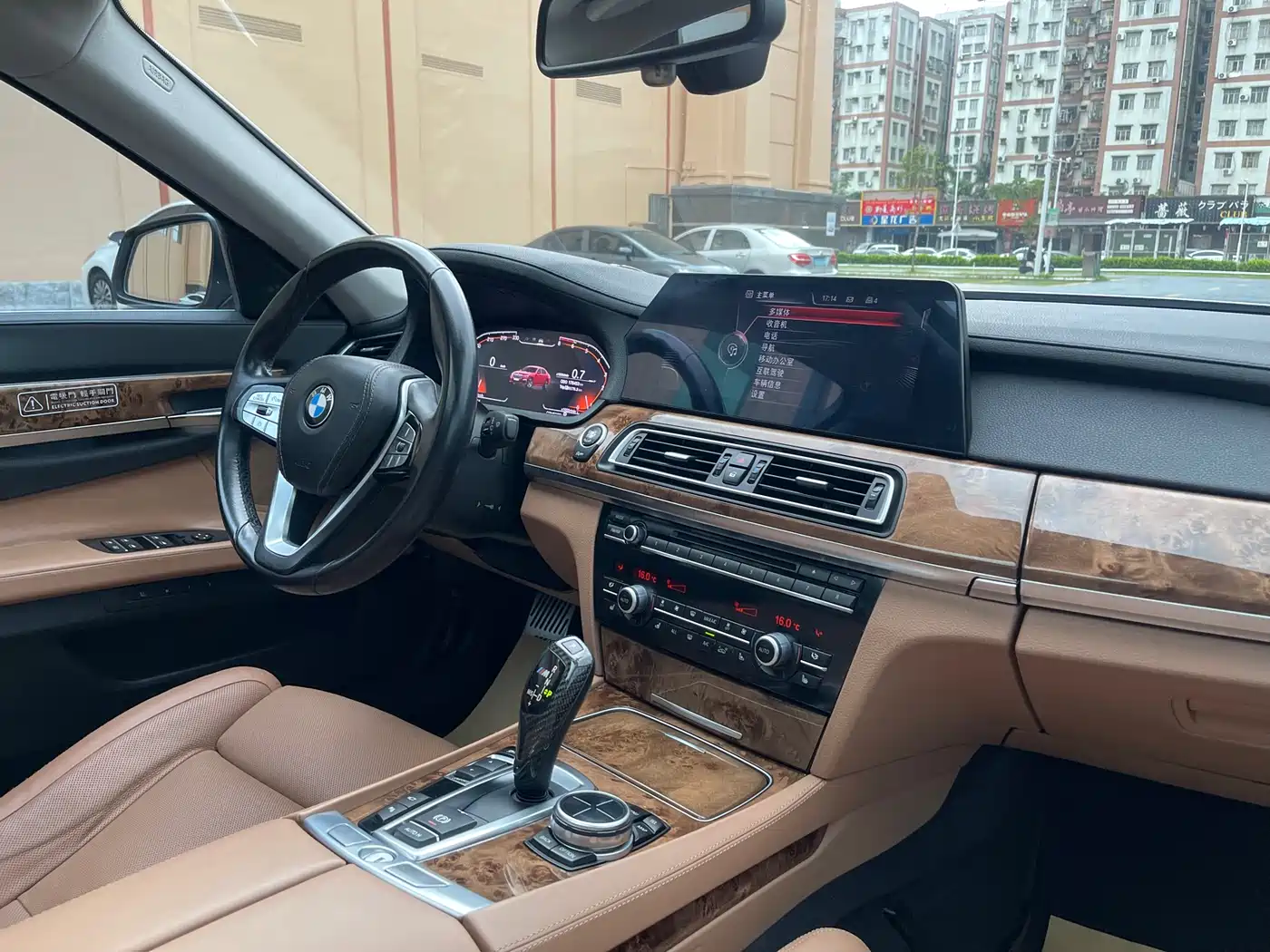 BMW 7 Series 2013 Model 740Li Luxury фото 16
