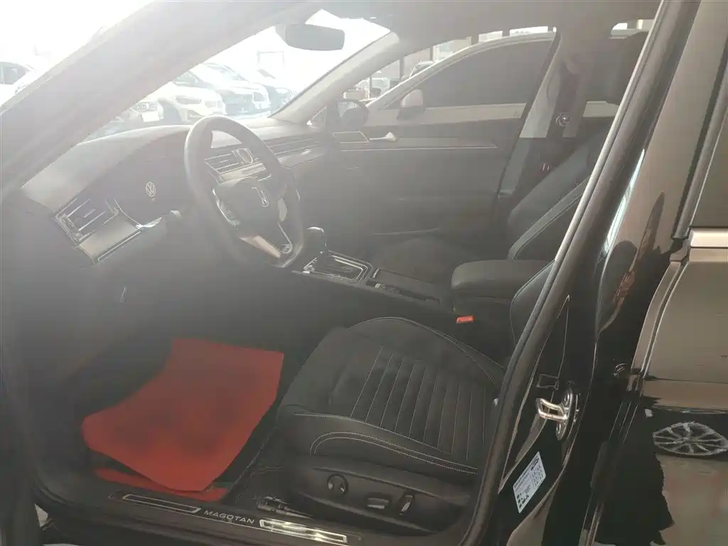 Volkswagen Magotan 2020 330TSI DSG Luxury фото 13