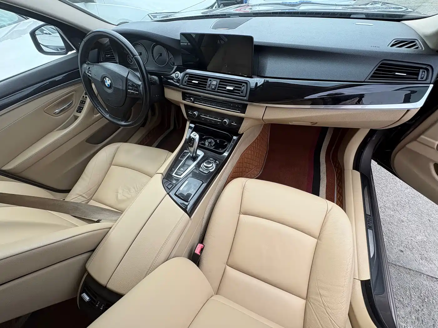 BMW 5 Series 2013 525Li Leadership фото 11