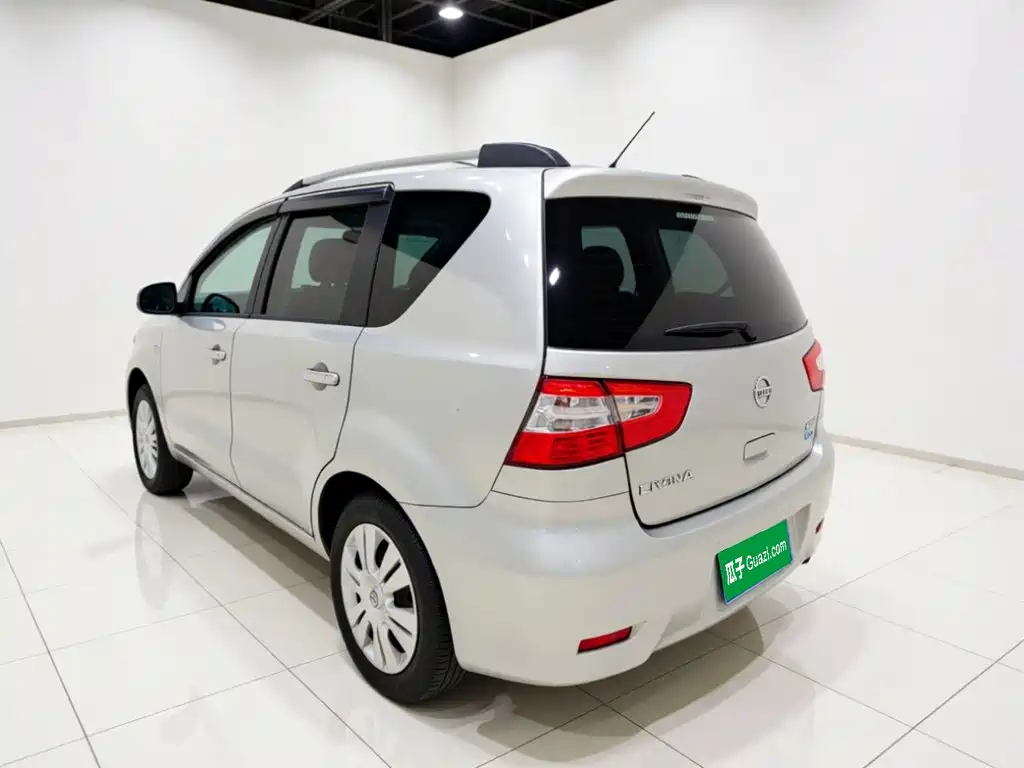 صورة 25 - Nissan Livina