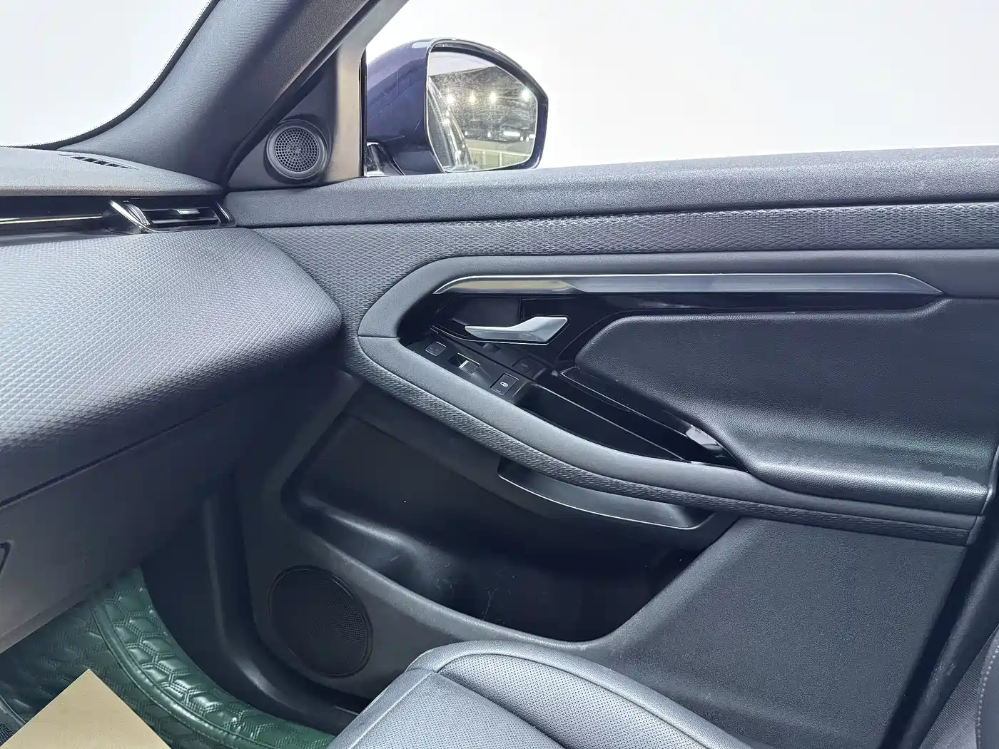 Land Rover Range Rover Evoque 2020 Model 249PS R-DYNAMIC S Gloss Black Sport Edition фото 13