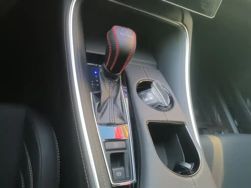 Toyota Avalon 2024 Hybrid 2.0L Luxury Edition фото 14