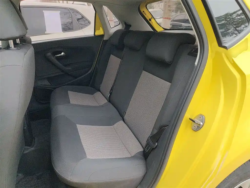 Volkswagen Polo 2016 1.4L Automatic Trend фото 17