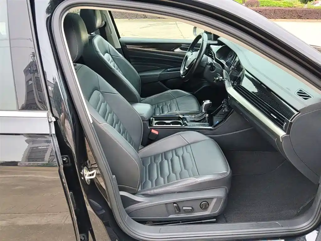 Volkswagen Passat 2019 330TSI Elite Version China VI фото 25