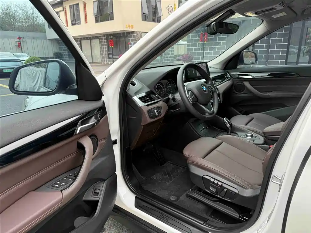 BMW X1 2020 sDrive25Li Leading Model фото 14
