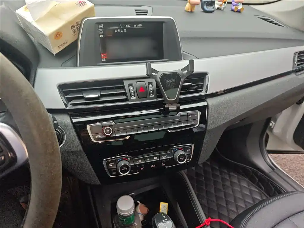 BMW X1 2016 sDrive18Li Premium Model фото 6