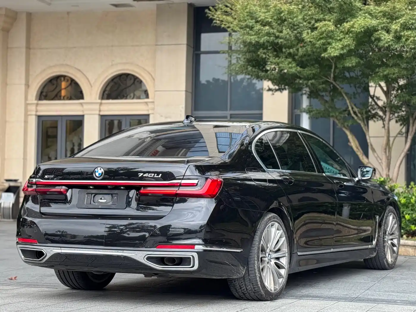 BMW 7 Series 2021 Model 740Li Leading Luxury Package фото 9