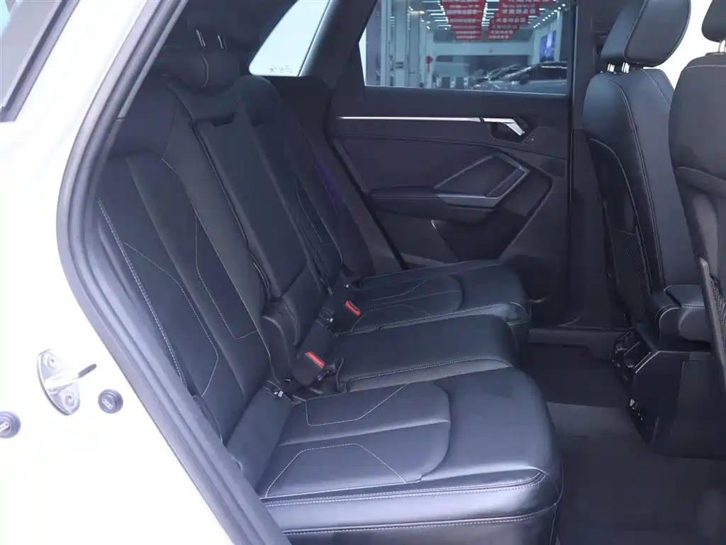 Audi Q3 2024 35 TFSI Fashion Sport фото 21