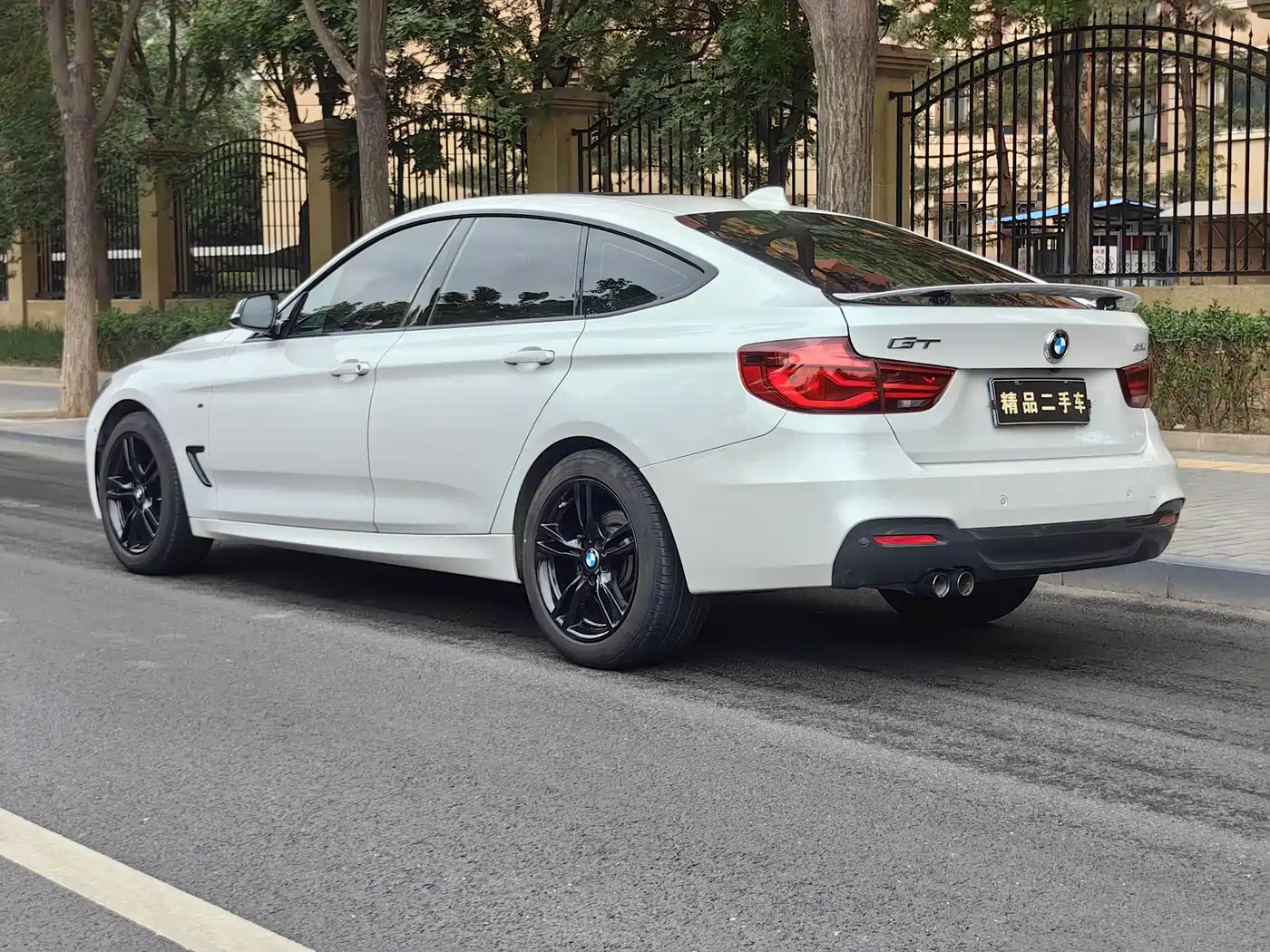 BMW 3 Series GT 2020 320i M Sport Black Night Edition фото 27