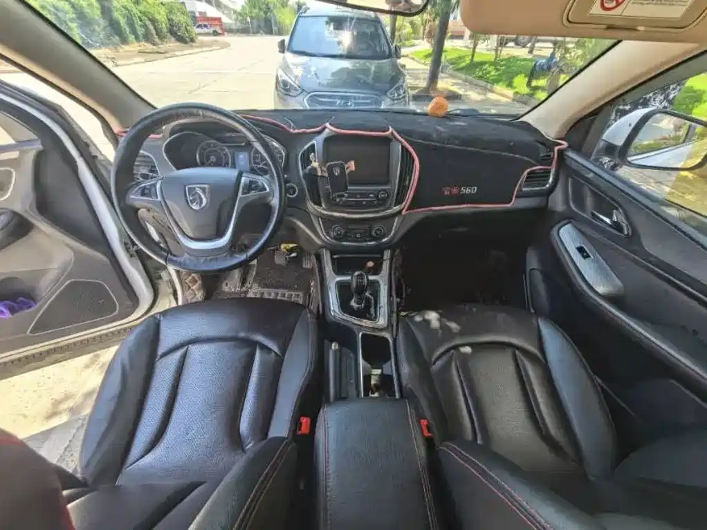 Baojun 560 2017 2016 1.5T Manual Luxury