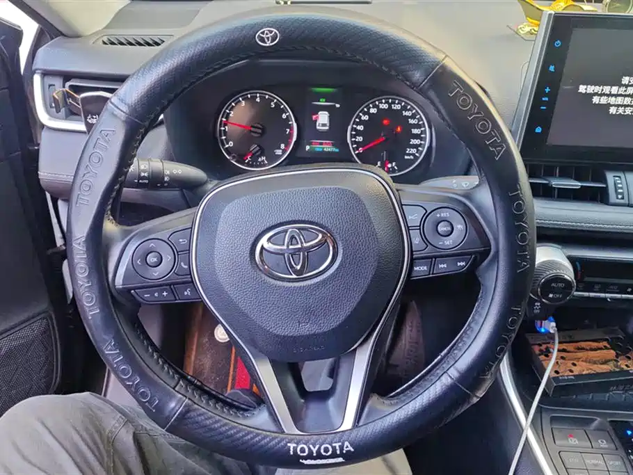 Toyota Wildlander 2022 2.0L CVT AWD Luxury PLUS Edition фото 15