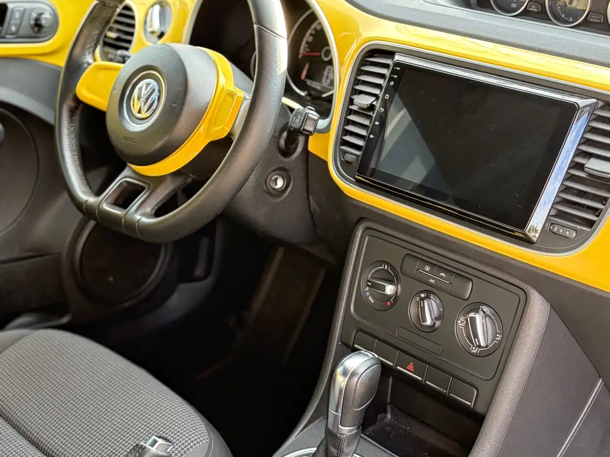 Volkswagen Beetle 2013 1.4TSI Fashion Edition фото 7