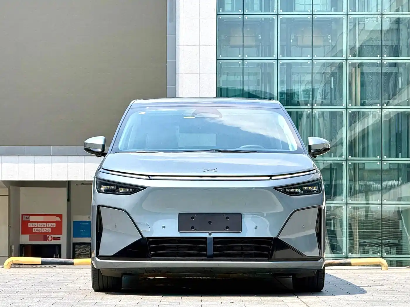 Фото 3 - XPeng X9