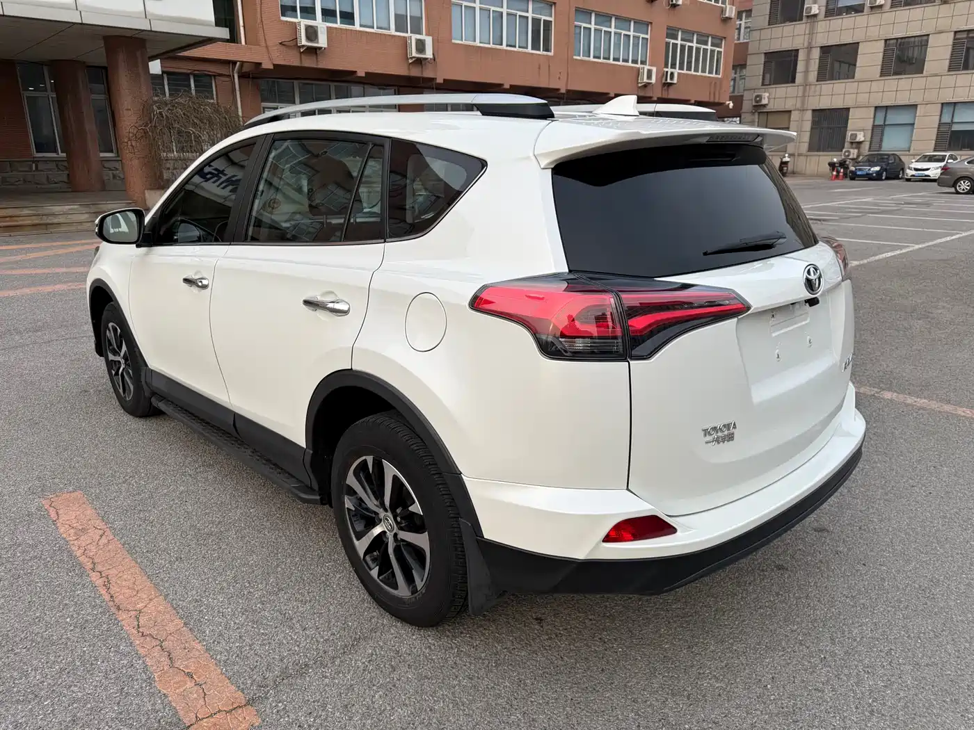 Toyota RAV4 Rongfang 2016 2.0L CVT 2WD Comfort (China V) фото 9