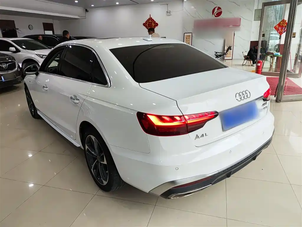Audi A4L 2023 40 TFSI Fashion Dynamic фото 23