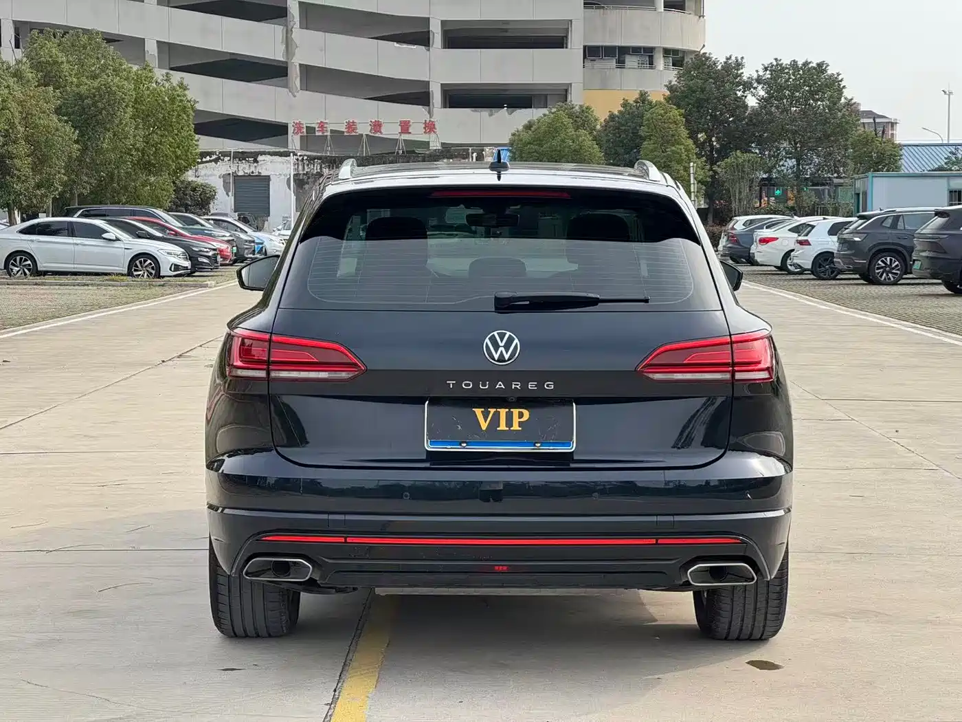 VOLKSWAGEN TOUAREG