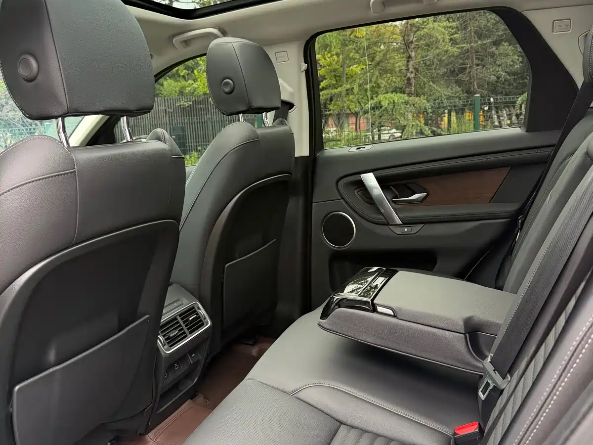 Land Rover Discovery Sport 2024 Performance Technology Edition фото 6