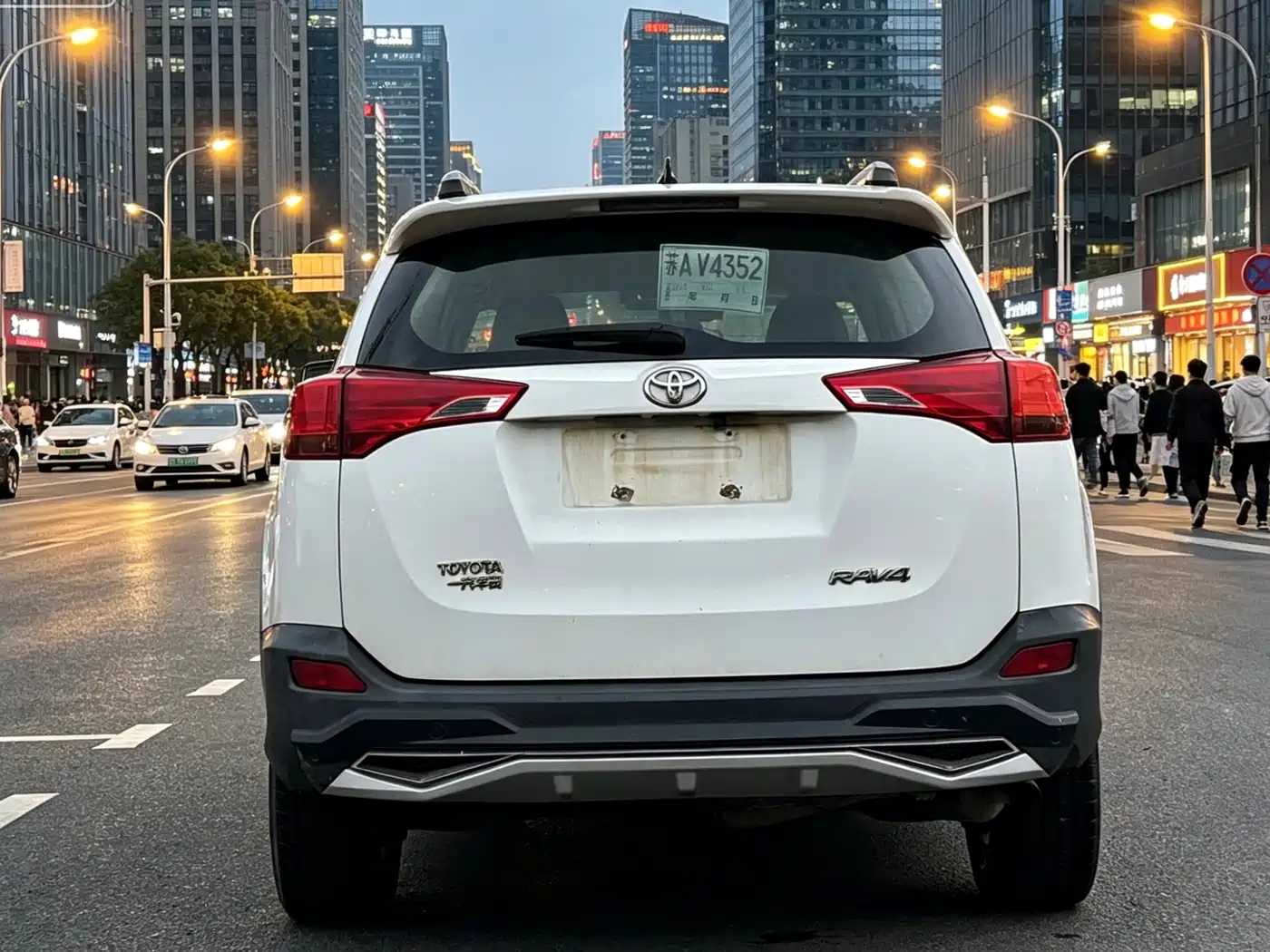 Toyota RAV4 Rongfang 2015 2.0L CVT 2WD Trend Edition фото 6