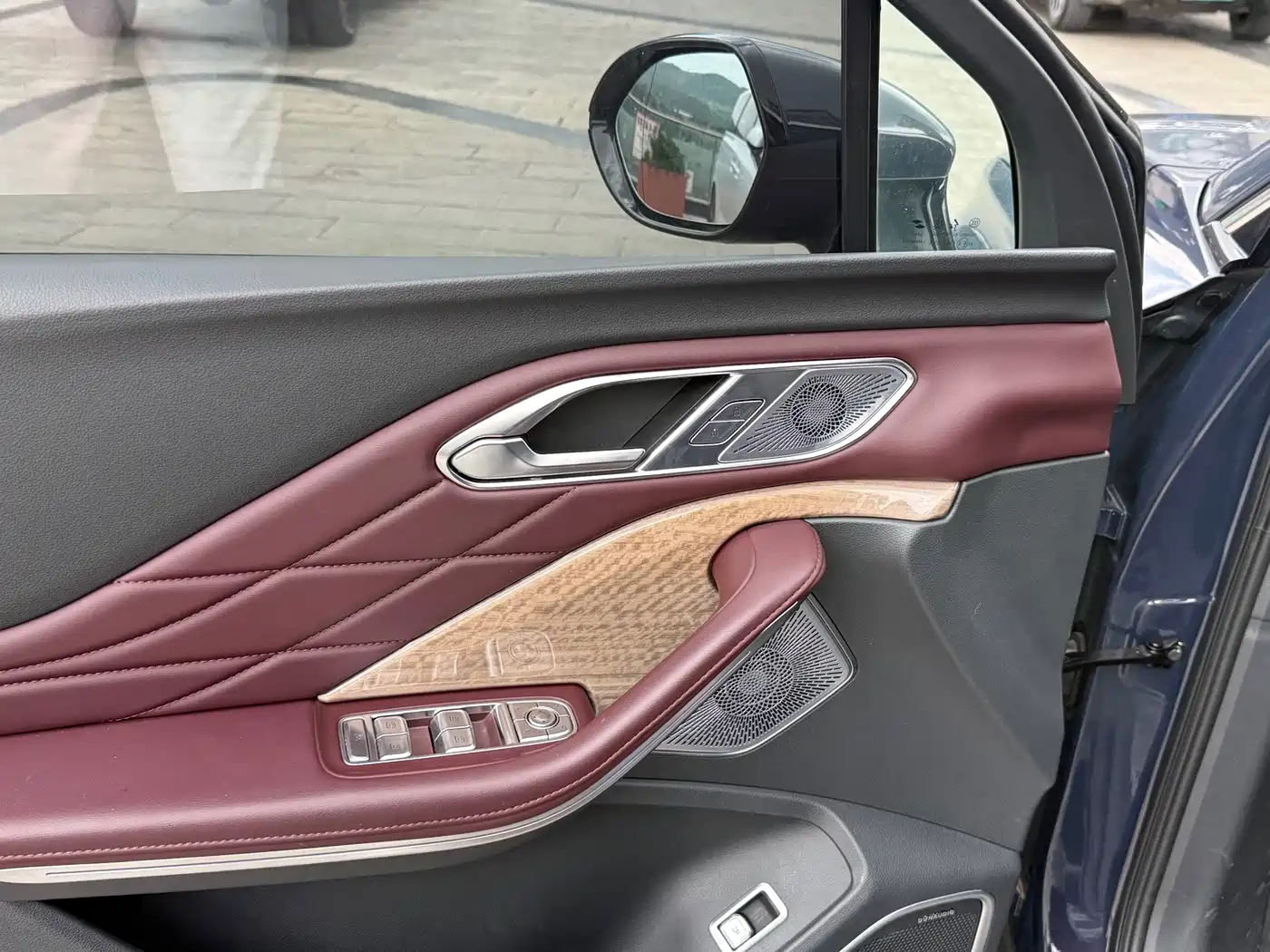Hongqi HS7 2023 2023 2.0T Automatic 4WD Flag Leader Edition (6-seater)
