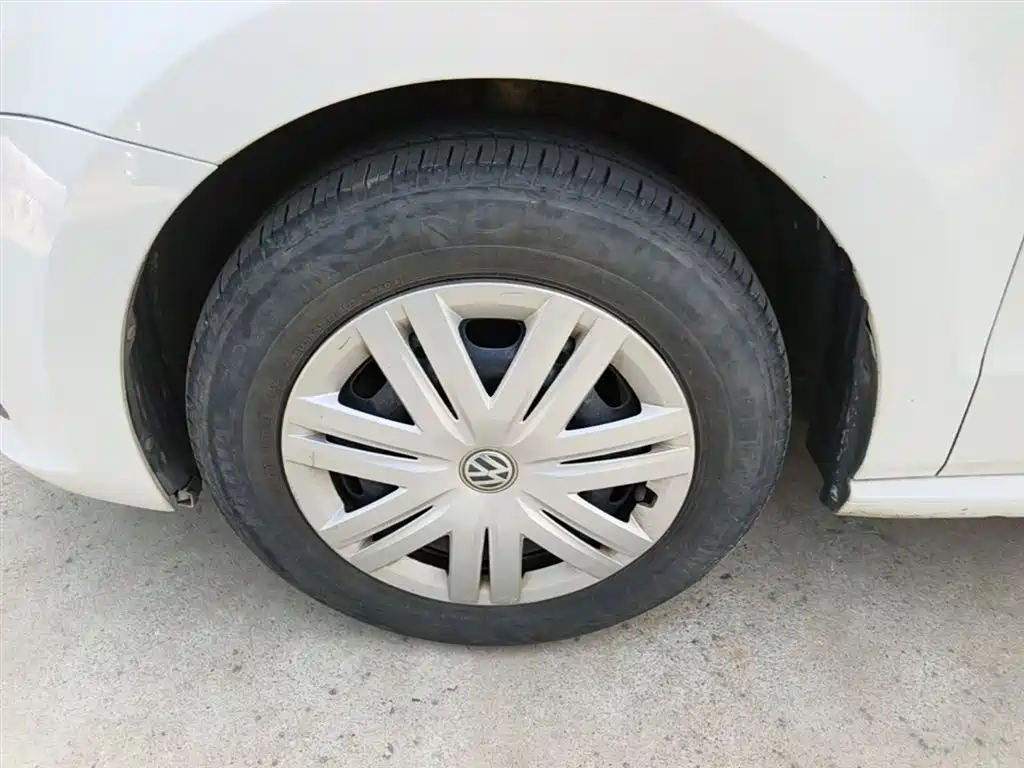 Volkswagen Polo 2016 1.4L Automatic Trend фото 23
