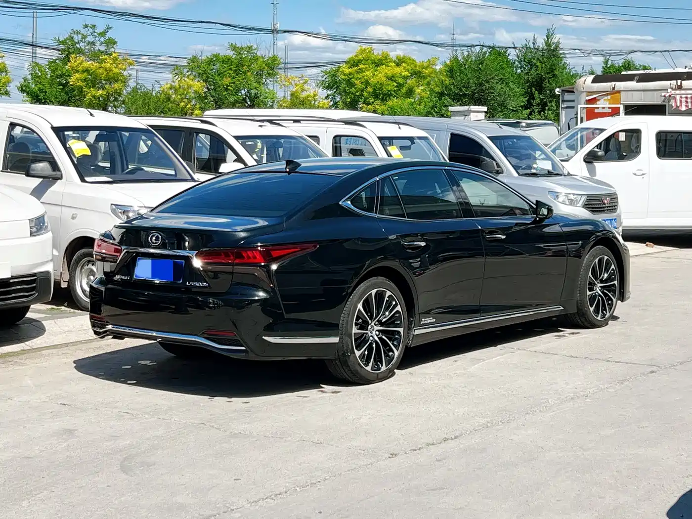 Lexus LS 2020 500h Executive (China VI) фото 4
