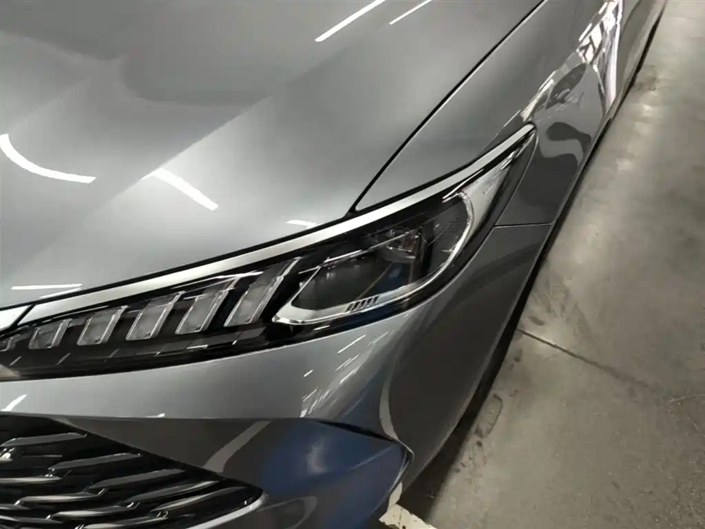 BYD Qin PLUS 2025 DM-i Smart Drive 55KM Leader фото 24