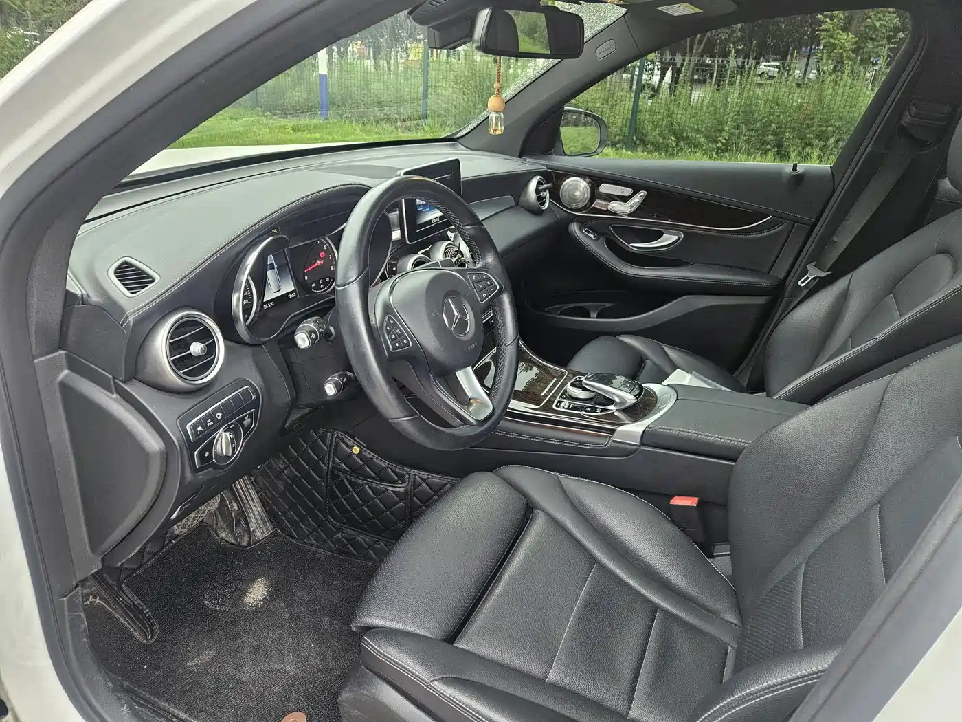 Mercedes-Benz GLC 2019 GLC 260 4MATIC Luxury фото 6