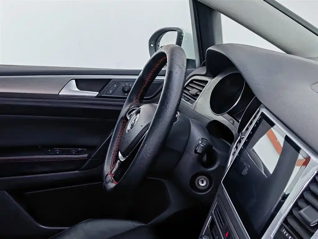 Volkswagen Golf Sportsvan 2016 1.6L Automatic Comfort фото 22