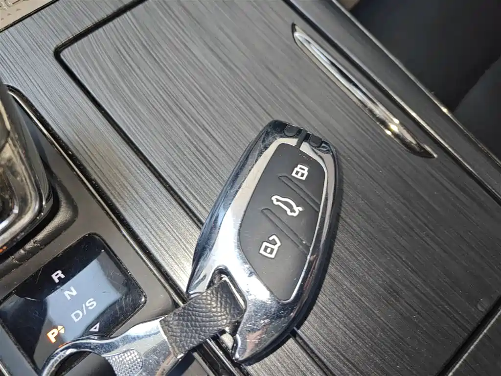 Roewe RX5 2022 2021 PLUS 330TGI Automatic National Trend Premium Edition