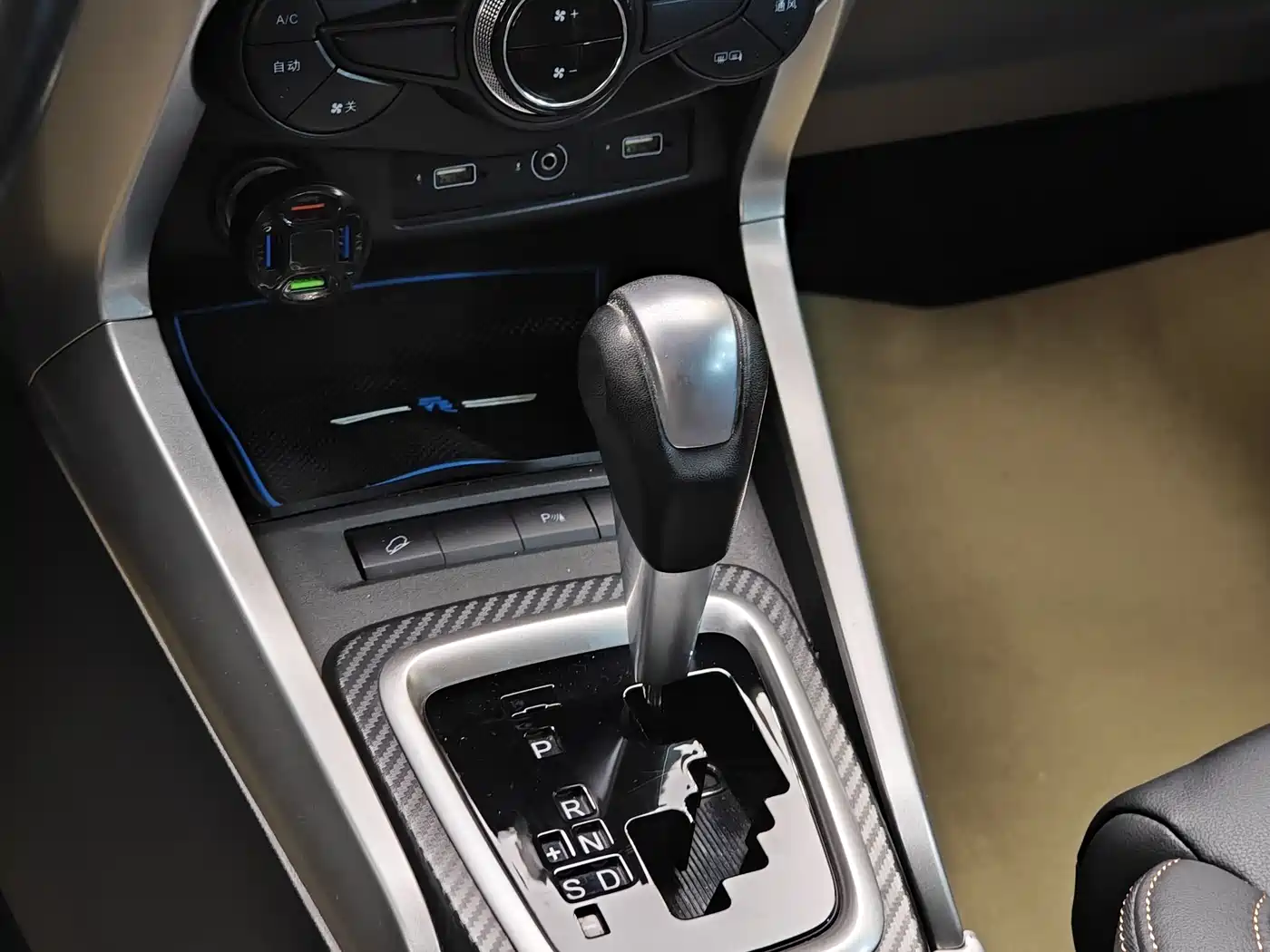 BYD Yuan 2016 1.5L Automatic Luxury фото 17
