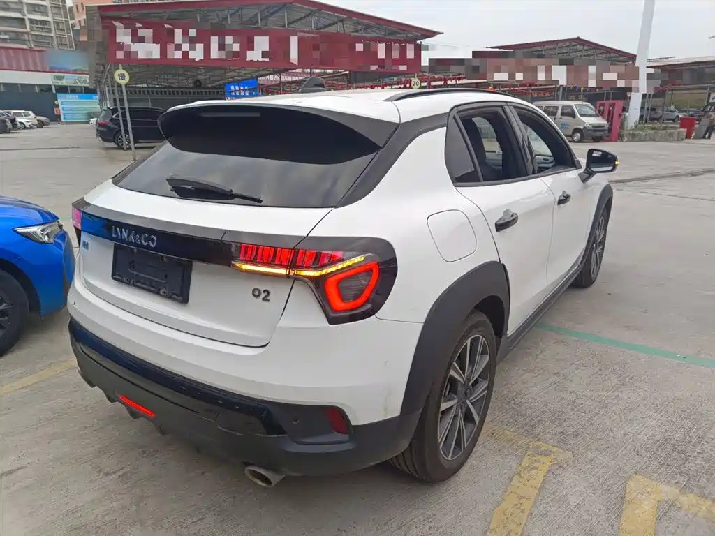 Lynk & Co 02 2021 1.5TD DCT 2WD Power Champion Edition фото 5