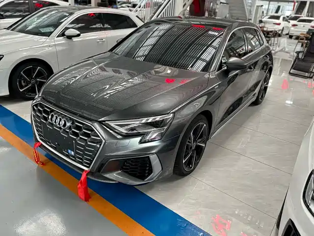 Audi A3 Sportback 35 TFSI, Стиль Спорт